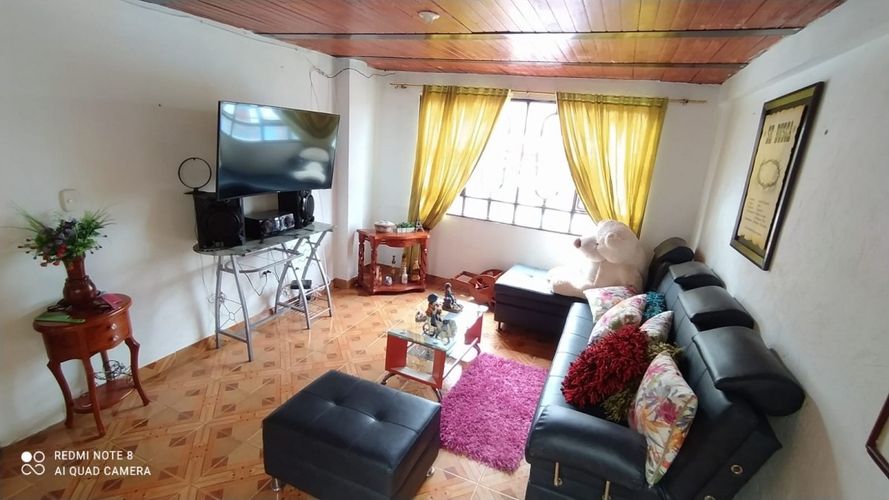 Casa de 4 alcobas en venta en El Progreso Usme, Bogotá, 311 m² · foto 2 de 21