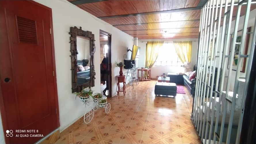 Casa de 4 alcobas en venta en El Progreso Usme, Bogotá, 311 m² · foto 4 de 21