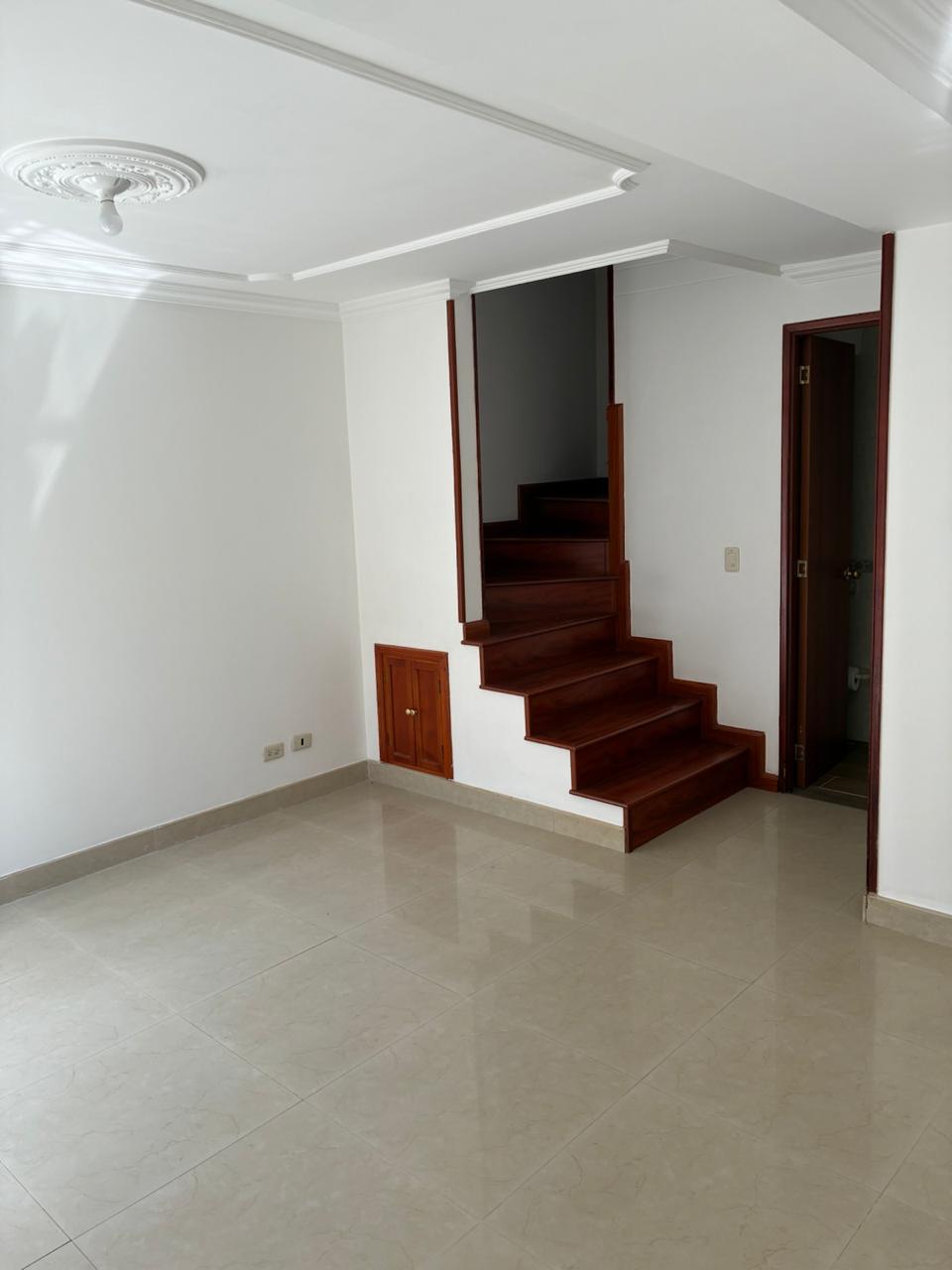 Casa en venta en Colina Campestre, Bogotá · foto 3 de 19