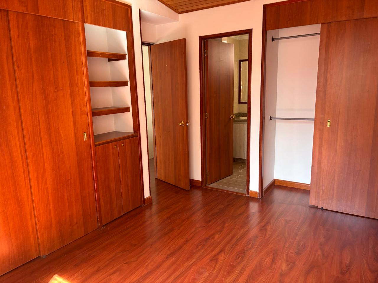 Casa en venta en Colina Campestre, Bogotá · foto 9 de 19
