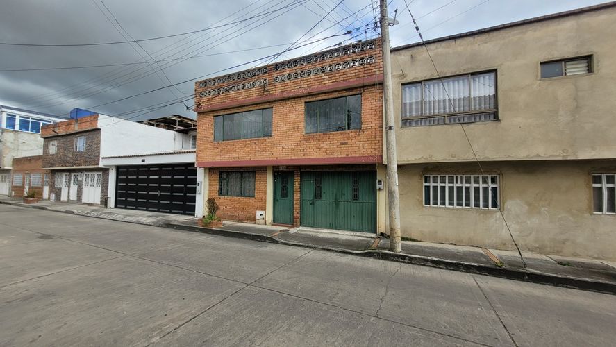 Casa de 6 alcobas en venta en Centro, Funza, 206 m² · foto 3 de 22