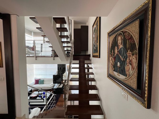 Casa de 3 alcobas en venta en Cerros De Suba, Bogotá, 311 m² · foto 2 de 21