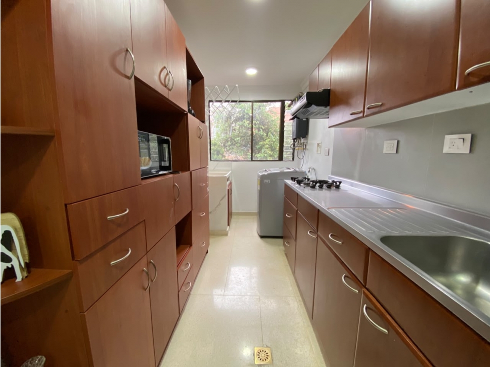 Apartamento en arriendo en Laureles, Medellín · foto 3 de 21