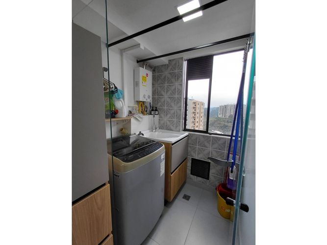 Apartamento de 2 alcobas en venta en Cuatro Esquinas, Rionegro, 49 m² · foto 3 de 10
