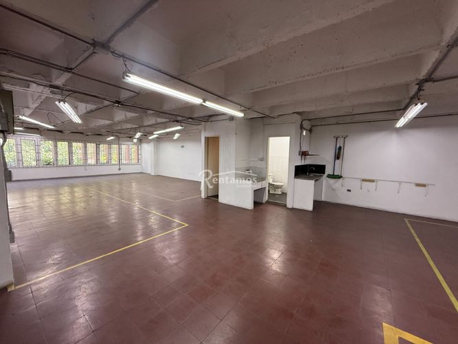 Local en arriendo en Perpetuo Socorro, Medellín, 150 m² · foto 8 de 21