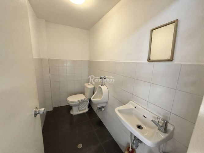 Local en arriendo en Perpetuo Socorro, Medellín, 150 m² · foto 11 de 21