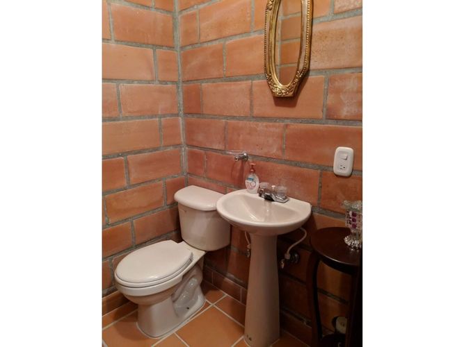 Casa de 4 alcobas en venta en Santa Elena, Medellín, 300 m² · foto 13 de 13