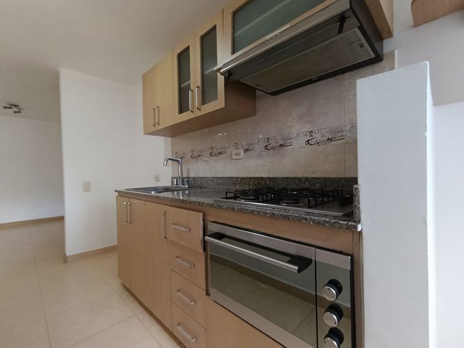 Apartamento de 3 alcobas en arriendo en Loma De La Doctora, Sabaneta, 80 m² · foto 16 de 19