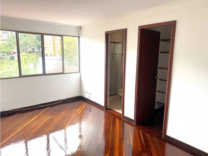 Casa de 3 alcobas en venta en El Poblado, Medellín, 275 m² · foto 9 de 14