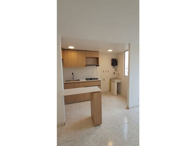 Apartamento de 3 alcobas en venta en Cabecera San Antonio De Prado, Medellín, 42 m² · foto 2 de 11