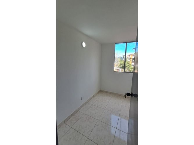 Apartamento de 3 alcobas en venta en Cabecera San Antonio De Prado, Medellín, 42 m² · foto 4 de 11