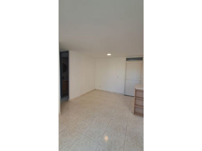 Apartamento de 3 alcobas en venta en Cabecera San Antonio De Prado, Medellín, 42 m² · foto 6 de 11