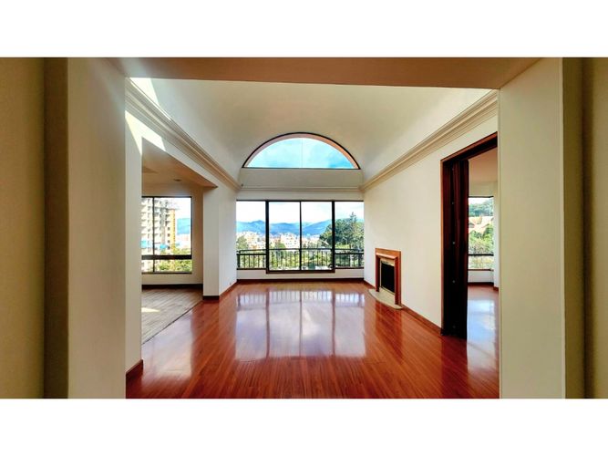Apartamento de 4 alcobas en venta en Altos De Suba, Bogotá, 151 m² · foto 2 de 15