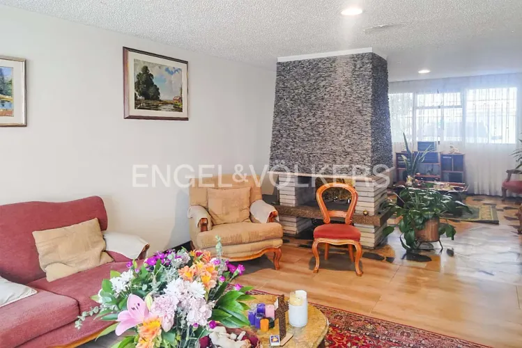 Casa de 4 alcobas en venta en La Castellana, Bogotá, 238 m² · foto 3 de 16
