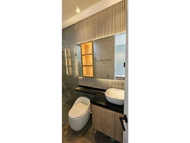 Casa de 6 alcobas en venta en Pance, Cali, 1025 m² · foto 2 de 24