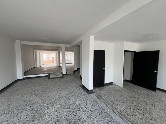 Casa de 4 alcobas en arriendo en Barzal Bajo Sur, Villavicencio, 300 m² · foto 2 de 22