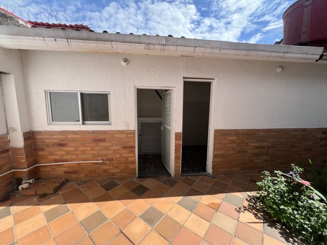Casa de 4 alcobas en arriendo en Barzal Bajo Sur, Villavicencio, 300 m² · foto 9 de 22