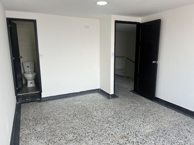 Casa de 4 alcobas en arriendo en Barzal Bajo Sur, Villavicencio, 300 m² · foto 13 de 22