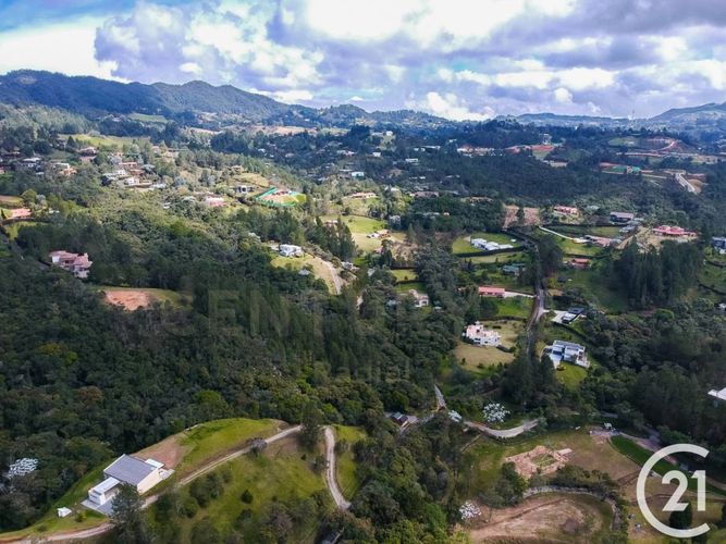 Lote en venta en Carrizales, Envigado, 7786 m² · foto 4 de 9