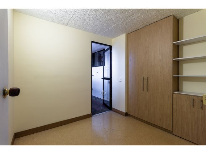 Apartamento de 3 alcobas en venta en San Bernardo, Medellín, 74 m² · foto 13 de 16