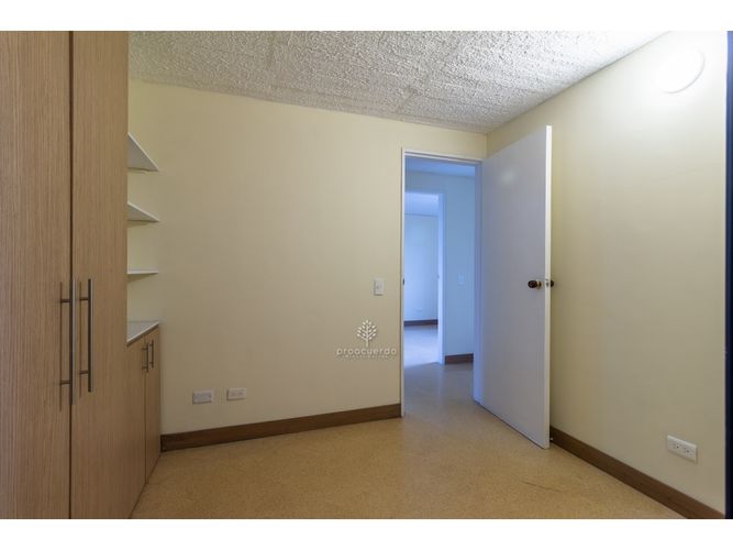 Apartamento de 3 alcobas en venta en San Bernardo, Medellín, 74 m² · foto 14 de 16
