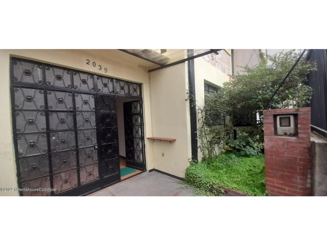 Casa de 5 alcobas en venta en Santa Teresita, Bogotá, 167 m² · foto 2 de 24