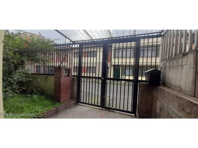 Casa de 5 alcobas en venta en Santa Teresita, Bogotá, 167 m² · foto 3 de 24