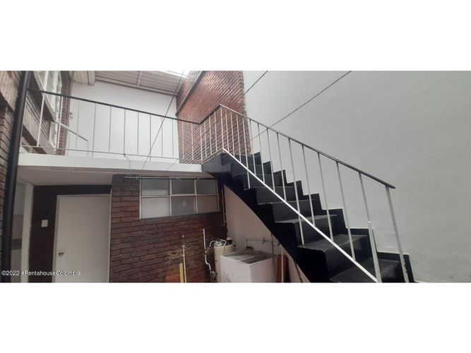Casa de 5 alcobas en venta en Santa Teresita, Bogotá, 167 m² · foto 17 de 24