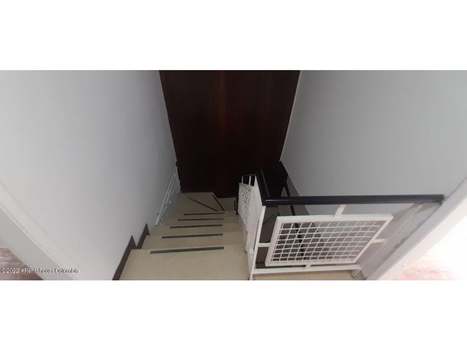 Casa de 5 alcobas en venta en Santa Teresita, Bogotá, 167 m² · foto 20 de 24