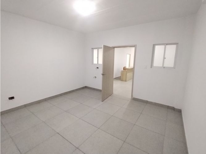 Oficina en arriendo en Ub Del Caimitos, Palmira, 341 m² · foto 2 de 24