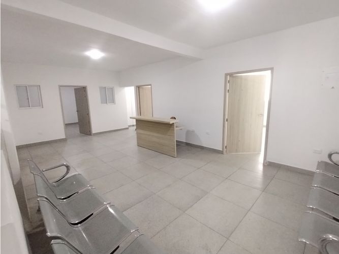 Oficina en arriendo en Ub Del Caimitos, Palmira, 341 m² · foto 4 de 24