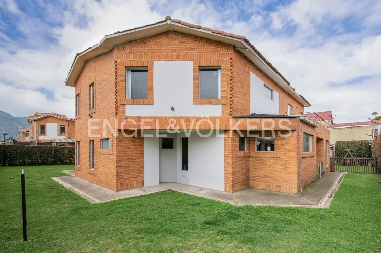 Casa de 5 alcobas en venta en Vereda La Balsa, Chía, 378 m² · foto 19 de 20