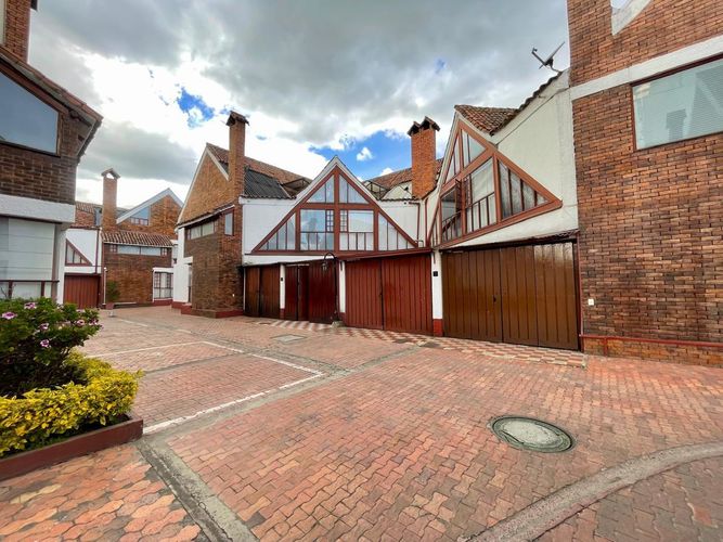 Casa de 4 alcobas en venta en Ciudad Alsacia, Bogotá, 260 m² · foto 11 de 14