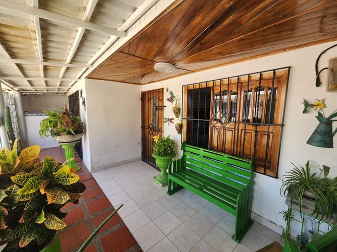 Casa de 3 alcobas en venta en Costa Azul, Barranquilla, 66 m² · foto 2 de 16
