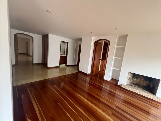 Apartamento de 4 alcobas en arriendo en La Cabrera, Bogotá, 242 m² · foto 4 de 24