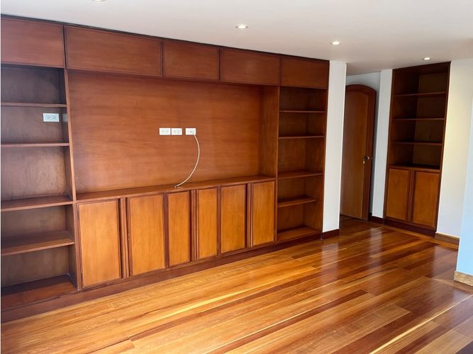 Apartamento de 4 alcobas en arriendo en La Cabrera, Bogotá, 242 m² · foto 11 de 24