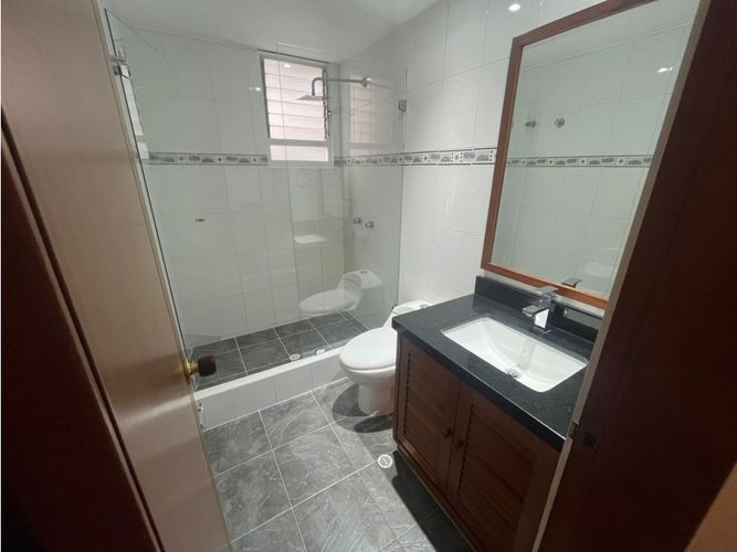 Apartamento de 4 alcobas en arriendo en La Cabrera, Bogotá, 242 m² · foto 17 de 24