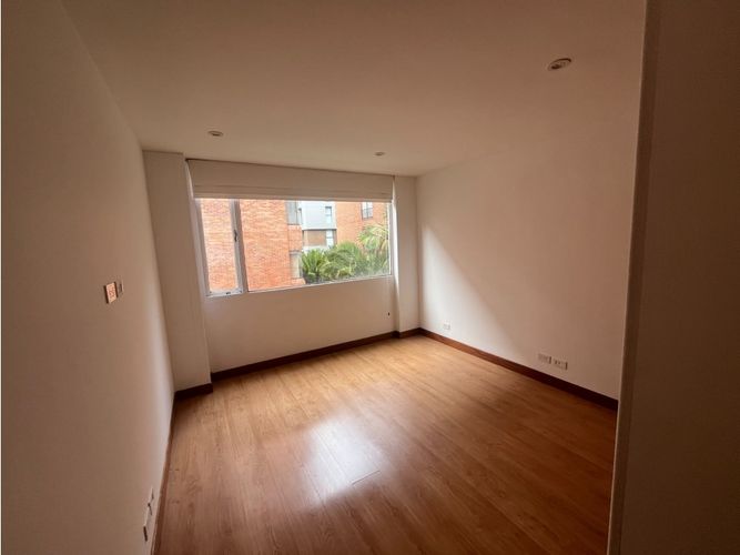 Apartamento de 4 alcobas en arriendo en La Cabrera, Bogotá, 242 m² · foto 18 de 24