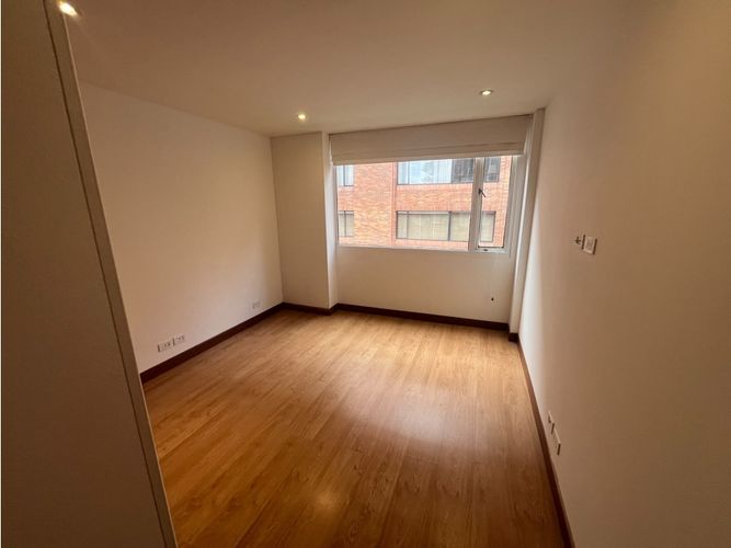 Apartamento de 4 alcobas en arriendo en La Cabrera, Bogotá, 242 m² · foto 19 de 24