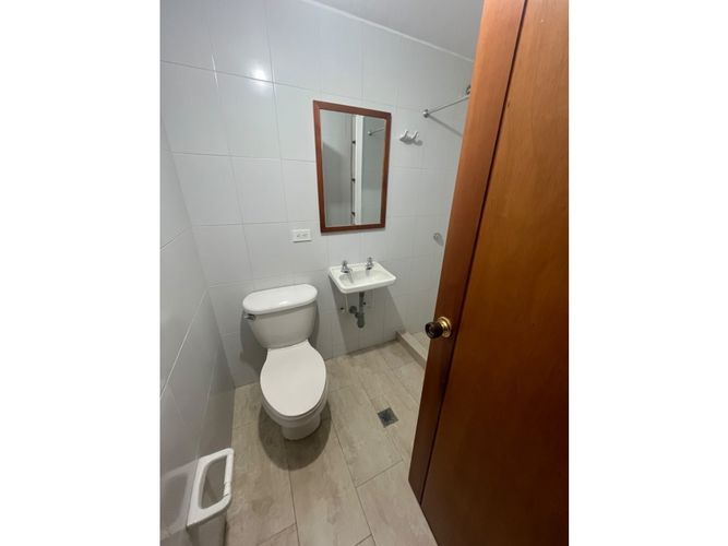 Apartamento de 4 alcobas en arriendo en La Cabrera, Bogotá, 242 m² · foto 21 de 24