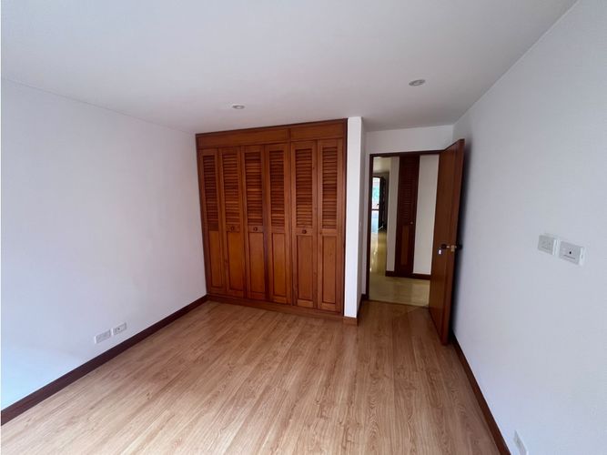 Apartamento de 4 alcobas en arriendo en La Cabrera, Bogotá, 242 m² · foto 23 de 24