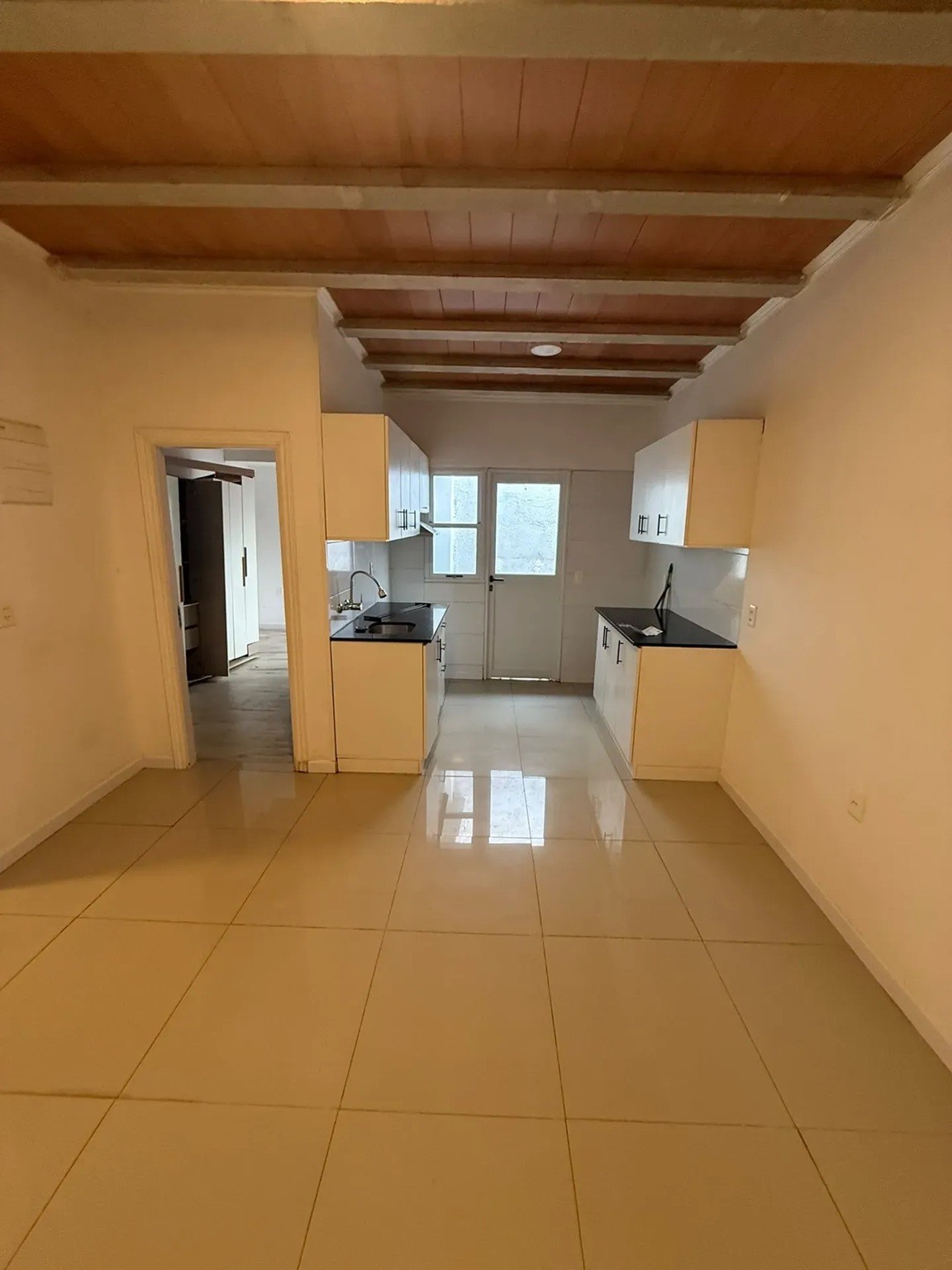 ALQUILER EN CORDON EN PLANTA BAJA DE 1 DORMITORIO, RECICLADO CON PATIO, SIN GASTOS COMUNES · Foto 9