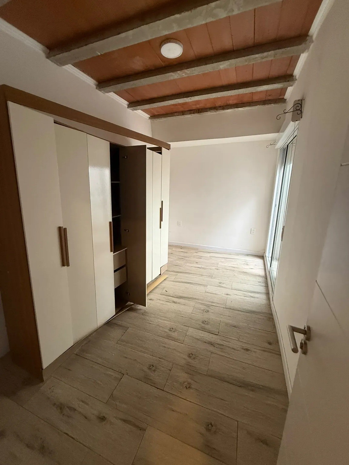 ALQUILER EN CORDON EN PLANTA BAJA DE 1 DORMITORIO, RECICLADO CON PATIO, SIN GASTOS COMUNES · Foto 8
