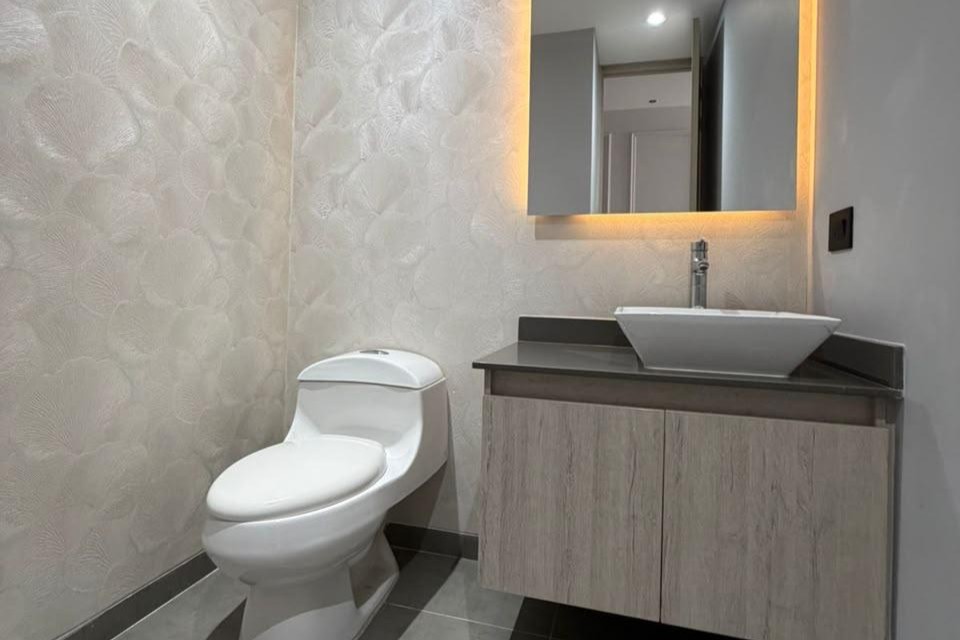 Apartamento en venta en Loma Del Escobero, Envigado · foto 10 de 18