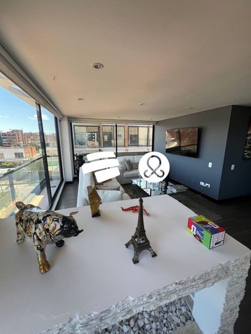 Apartamento de 3 alcobas en venta en Chicó Navarra, Bogotá, 135 m² · foto 2 de 22
