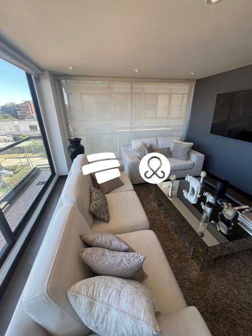 Apartamento de 3 alcobas en venta en Chicó Navarra, Bogotá, 135 m² · foto 4 de 22