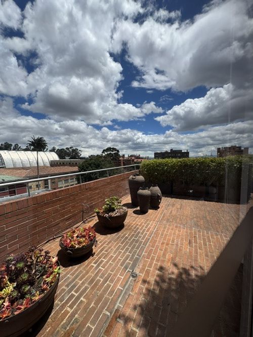 Apartamento de 3 alcobas en venta en Los Rosales, Bogotá, 345 m² · foto 4 de 24