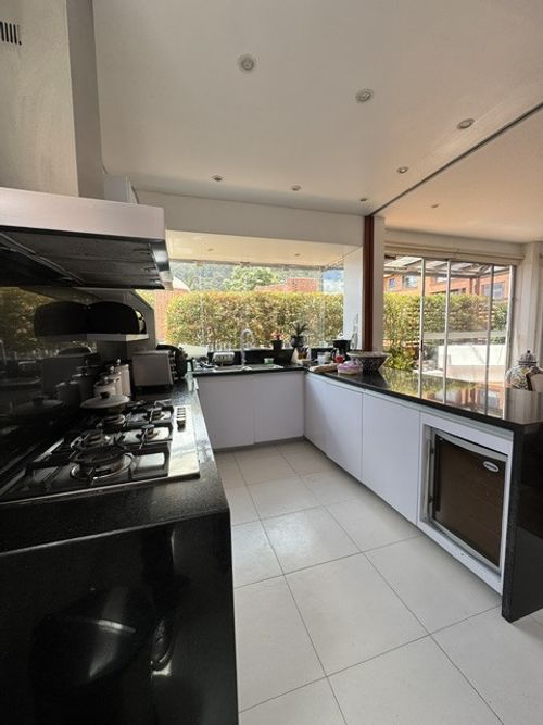Apartamento de 3 alcobas en venta en Los Rosales, Bogotá, 345 m² · foto 7 de 24