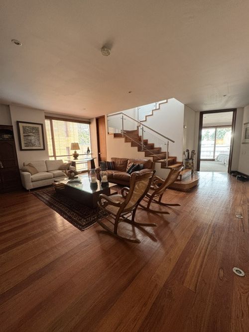 Apartamento de 3 alcobas en venta en Los Rosales, Bogotá, 345 m² · foto 12 de 24