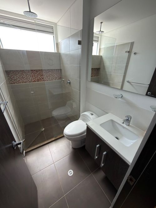 Apartamento de 3 alcobas en venta en Santa Barbara Oriental, Bogotá, 114 m² · foto 18 de 19